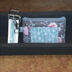 Vintage style ID keeper wristlet